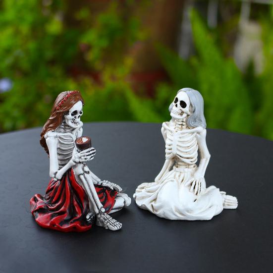 2 Pcs Skeleton Sisters Statue Resin Skeleton Girl Figurine Spooky Halloween Desktop Decoration for Haunted House Home Garden Decor
