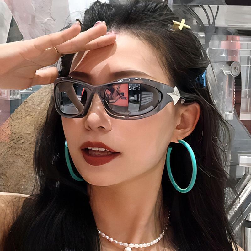 Женские солнцезащитные очки — фото 4