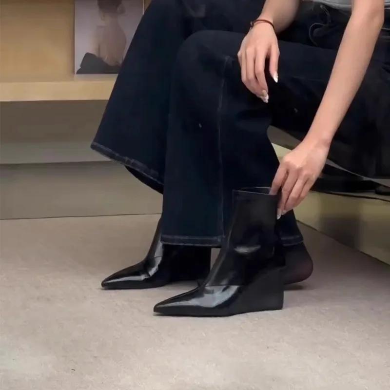 Botki na koturnie Jesień Zima Nowe Szpiczasty nosek Wodoodporne Tylny zamek Miękka podeszwa Obcisłe kozaki