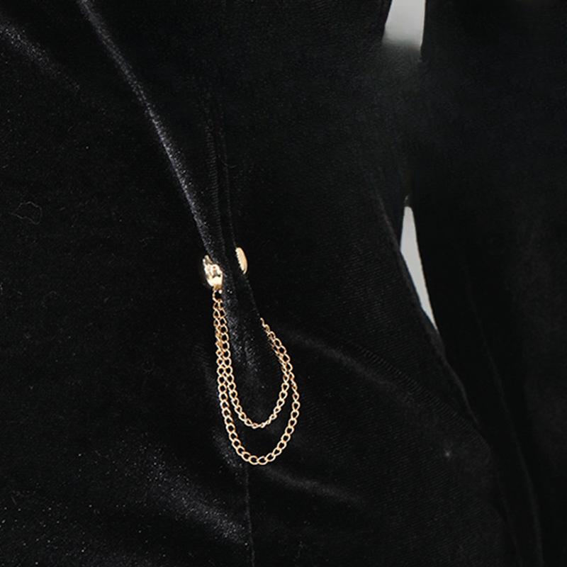 A Detachable Fixing Clip for The Cuffs and Hem of T-shirts with Magnetic Snap Fasteners On The Trouser Leg Chains