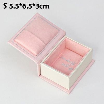 Šperky a bižuterie – Šperkovnice