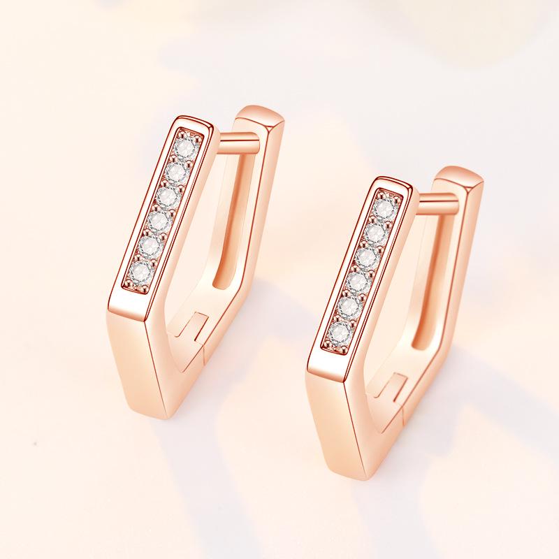 Qiaolanxuan Pentagonal Japanese-Korean Rhinestone Stud Earrings: Versatile Cool Style for Men & Women