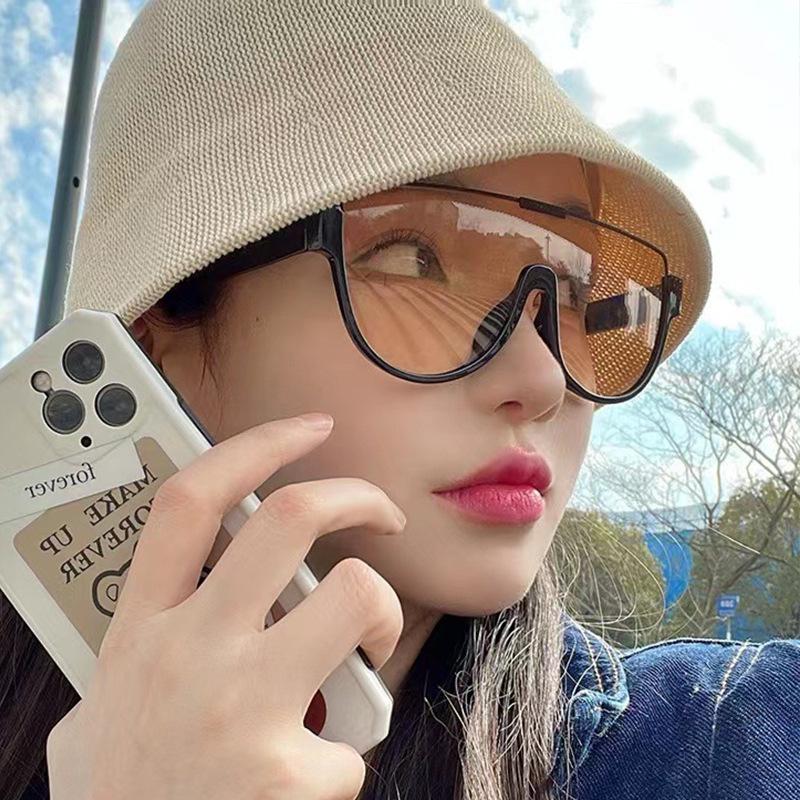 Latest Trendy Half Frame Oval Shape Sunglasses Women Classic Vintage Square Sun Eyeglasses Trendy Women's Outdoor Use Glasses UV400 Eyeglasses