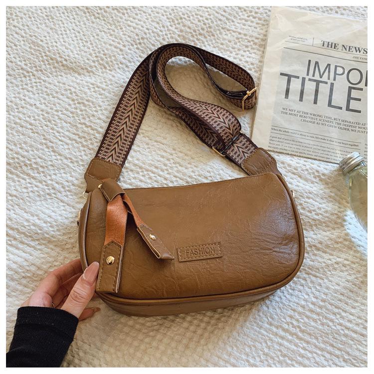 2024 Boston Retro Shoulder Crossbody Bag: Versatile, Hot-Selling Summer Pillow Style