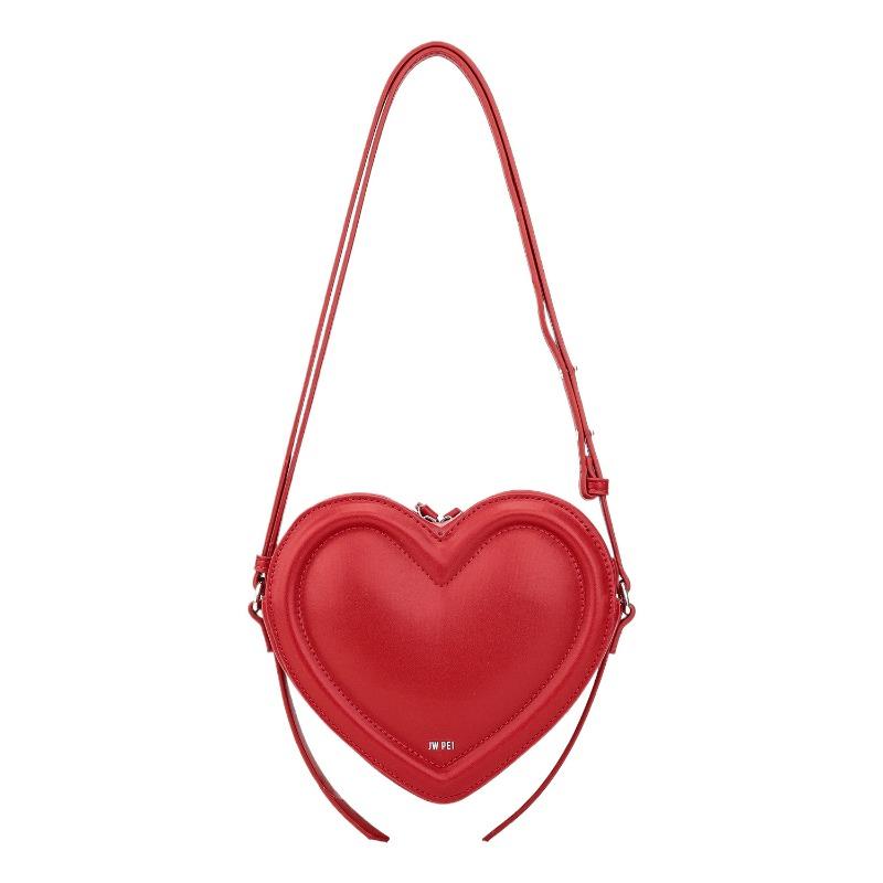 

Heart-shaped messenger women s bag niche design sweet and cool three-dimensional love bag shoulder bag new