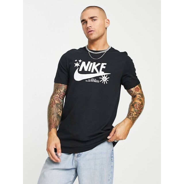 

Черная футболка с эффектным графическим принтом Nike