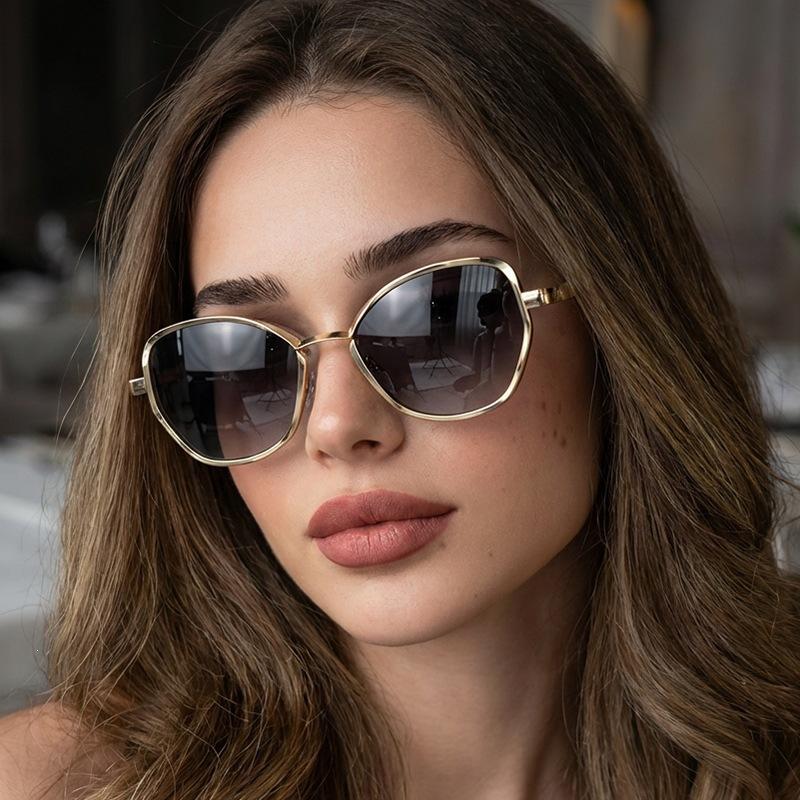 Rennes European and American new polygonal metal small frame sunglasses women's high-end retro street photography outdoor sunshade sunglasses