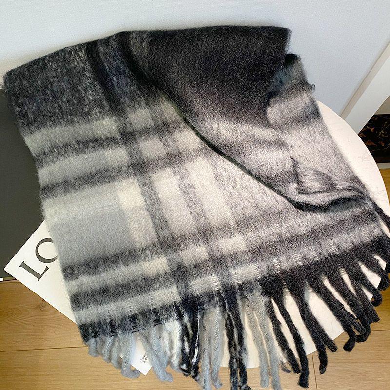 

Зимний высококачественный универсальный полосатый шарф 2024 года: Утолщенная, теплая и шикарная корейская шаль на осень/зиму 220x45 cm