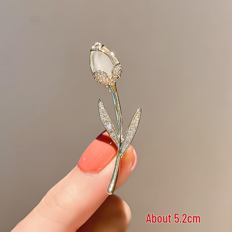 

Брошка тюльпан: Креативна проста шпилька для костюмів та кардиганів білий