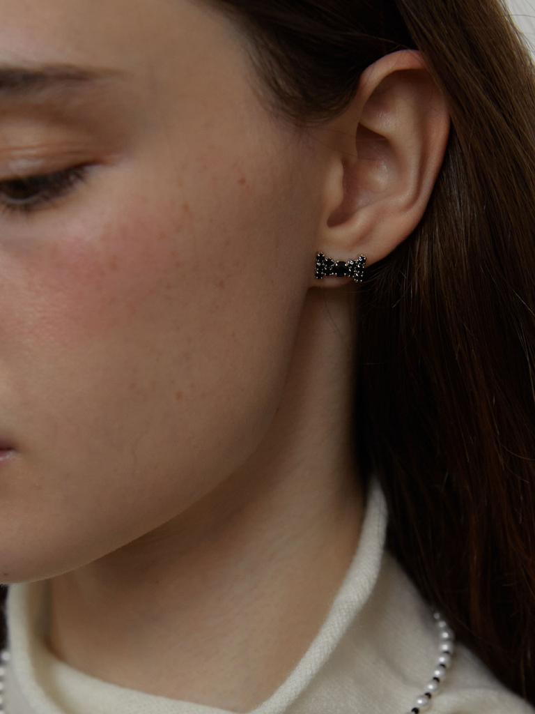 Love Me Monster Minimal Cubic Ribbon Earrings (L244Mer040)
