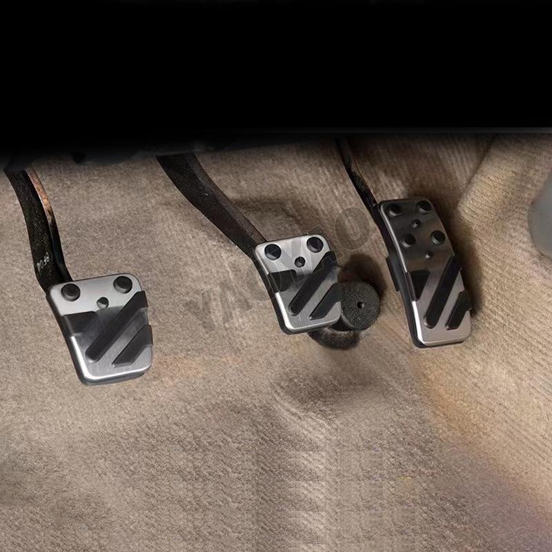 Accelerator Pedal for 13-16 Mitsubishi Pajero/Outlander/Lingyue V3