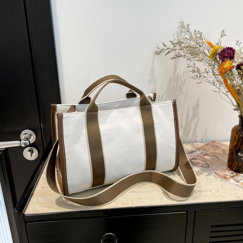 Niche design large-capacity handbag women's winter new fashion commuter shoulder messenger tote bag