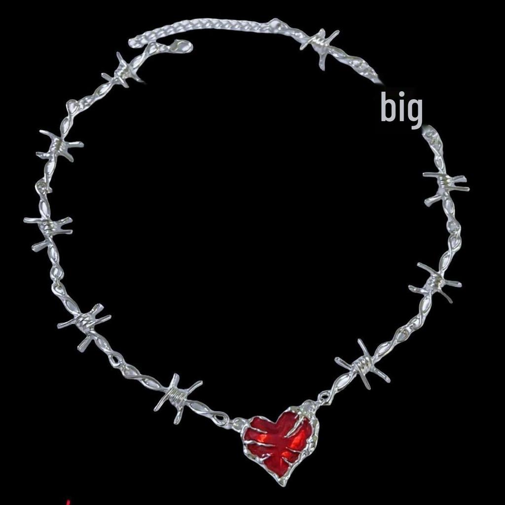 Y2K Dark Twist Heart Thorns Necklace