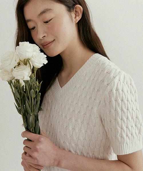 Lingseoul V-Neck Cable Knit Top-Ivory