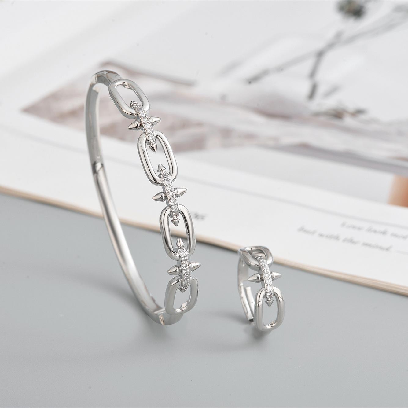 Retro Hollow Titanium Steel Plated Bracelet Set with Micro-Inlaid Zirconia - Light Luxury High-End Design