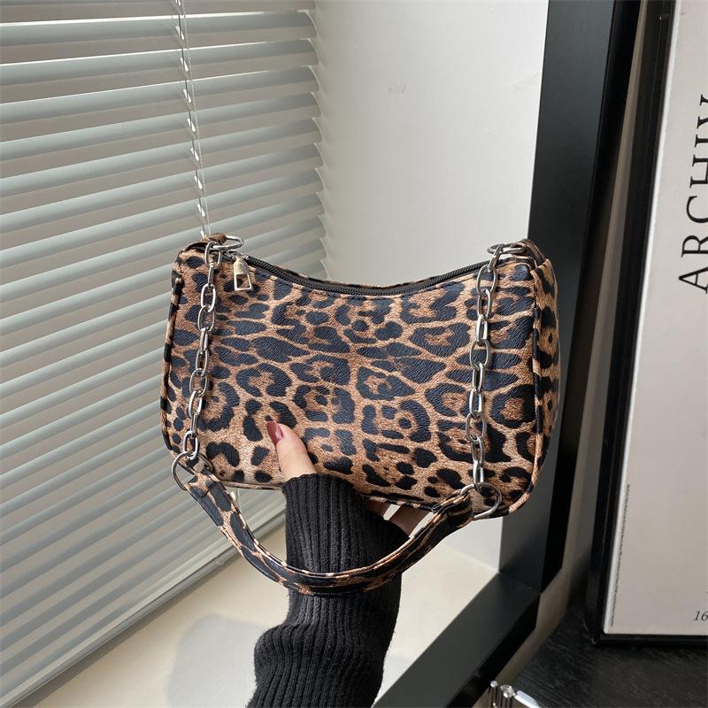 Niche Design Shoulder Bag Versatile Popular New Bag Foreign Style Handbag Fashionable Retro Leopard Print Underarm Bag