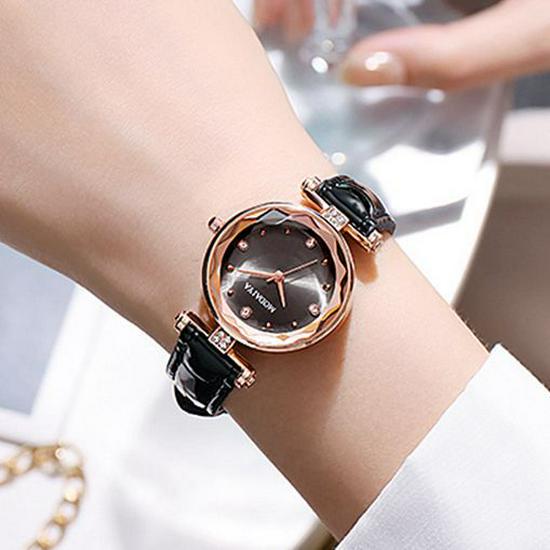 Trendy Women's Quartz Wristwatch with Thin Leather Strap - Elegant and Versatile New Style