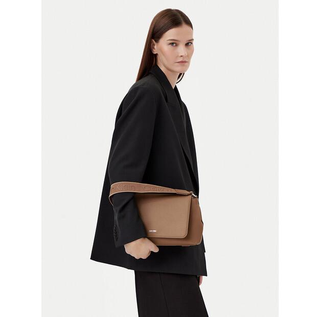 Сумка Calvin Klein Calvin Klein K60K613085 бежевый