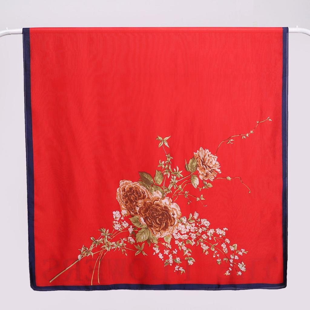 Orta Uzunlukta İpek Eşarp Şen Kırmızı Anneler İçin Hediye Çiçekli Tasarım Basit Nefes Alabilen Güneşten Koruyucu Şal Eşarp