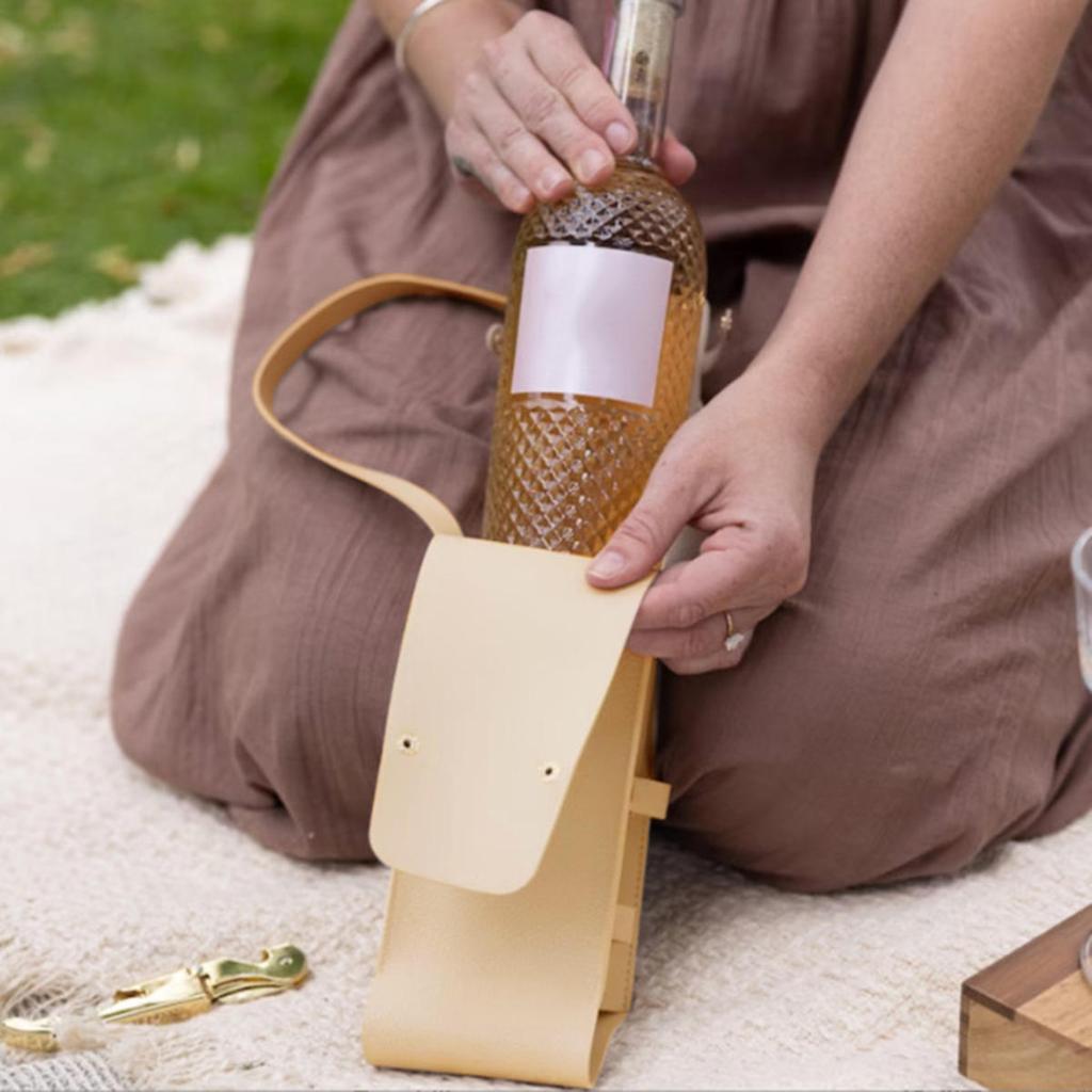 1Pc Wine Gift Bag Reusable PU Champagne Beer Tote Bags Carrier With Handle Liquor Bottle Carry-On Pouch Travel Wine Bag for Birthday Bridal Showers