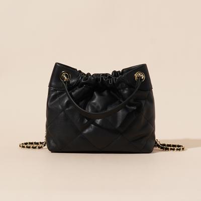 Borsa secchiello nuova primavera estate 2025 borsa a mano da donna piccola stile fragrante sacco dell'immondizia borsa a spalla singola con catena borsa da donna premium borsa da ascella
