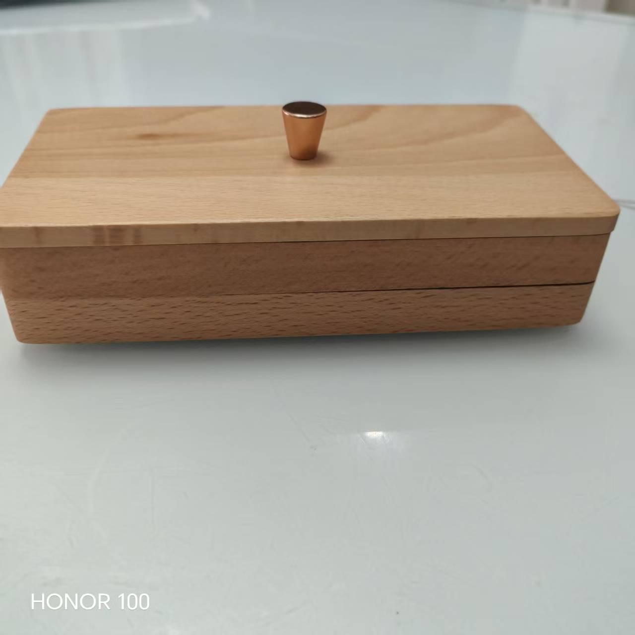 

Двухъярусная деревянная шкатулка для украшений - Настольное хранилище из массива дерева для колец и ожерелий с простым дизайном крышки 19cm x 10cm x 4.5cm прозрачный