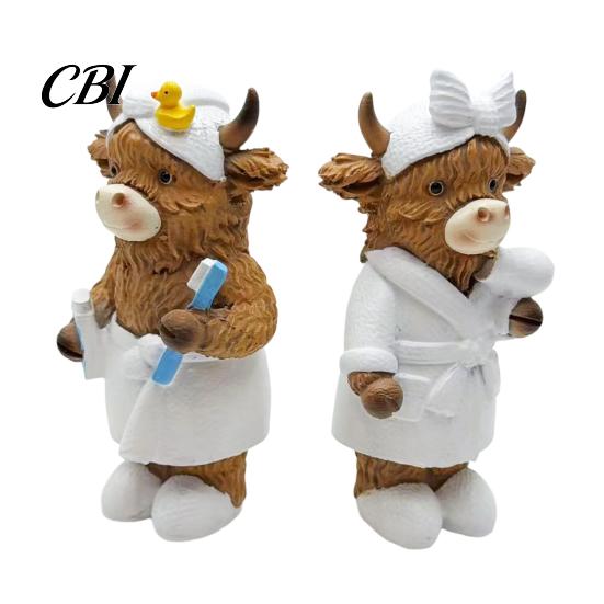 Warm Home Atmosphere Ornaments Highland Cow Bathroom Figurine, Bathrobe Statue, Wateroroof Hand Painted Resin Crafts Animal Ornament for Sink