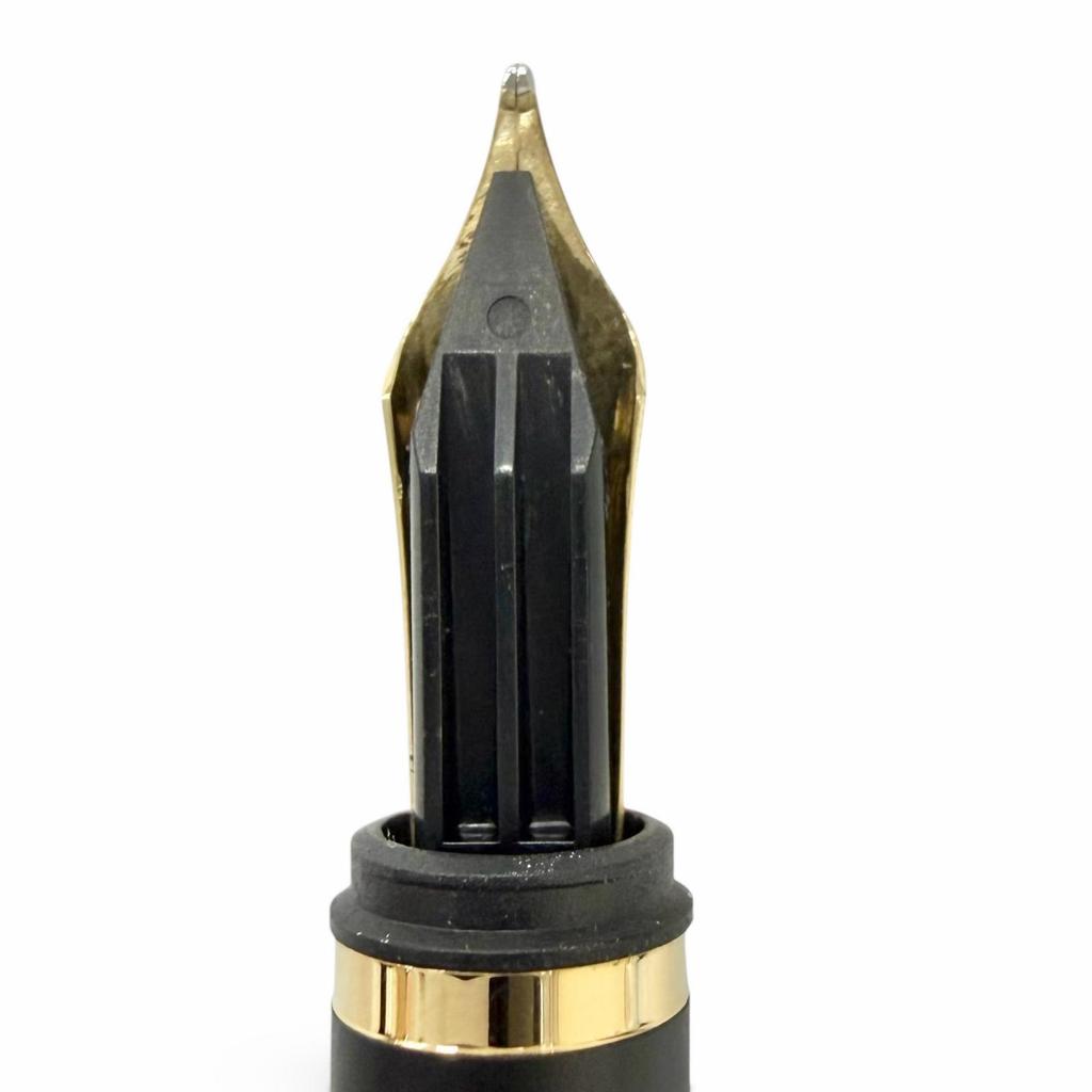 Excellent MONTBLANC fountain pen Noblesse Cap type black 18K mens Used