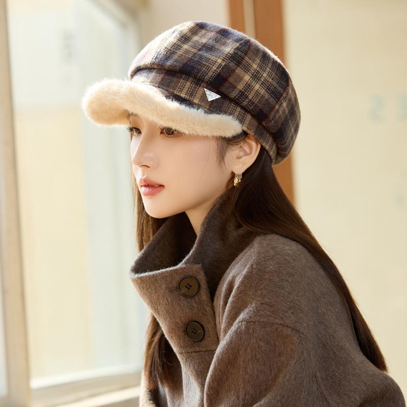 Autumn and Winter Hat Femininity Retro Plaid Striped Octagonal Hat Classic Plush Warm Thickened Painter Hat