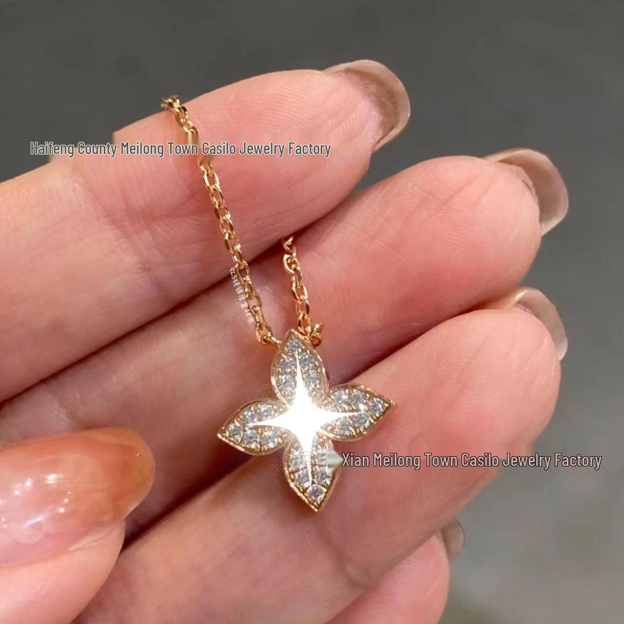 

Премиальное колье с круглым кулоном в виде цветка с бриллиантами: Женская универсальная цепочка на ключицу с инкрустацией бриллиантами и белой или розовой раковиной.