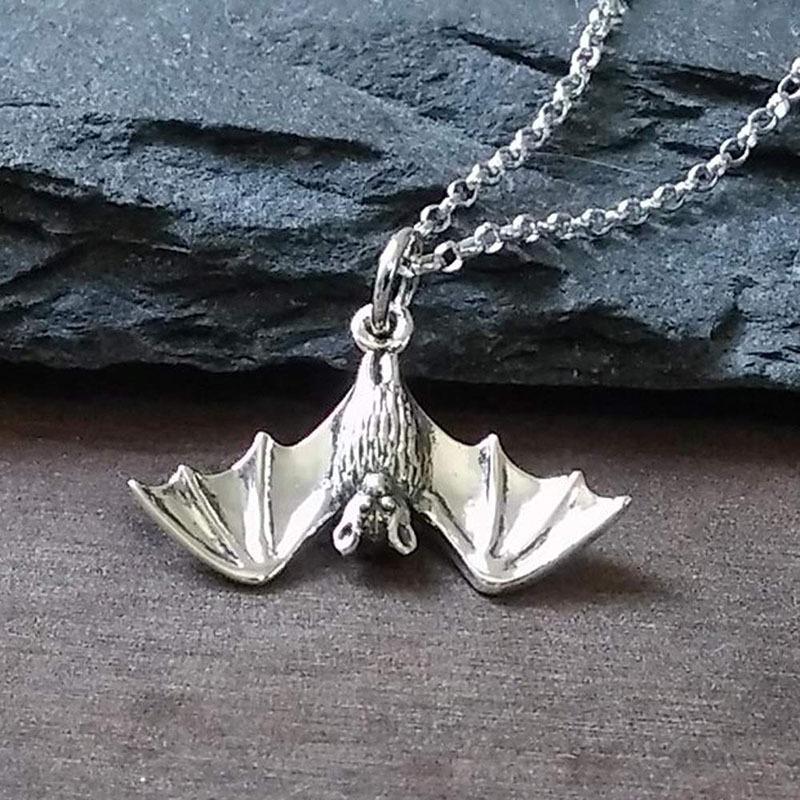 

Подвеска в виде летучей мыши в стиле ретро: Европейская и американская классика Хэллоуина, стиль панк-хип-хоп, популярный модный аксессуар серебряный