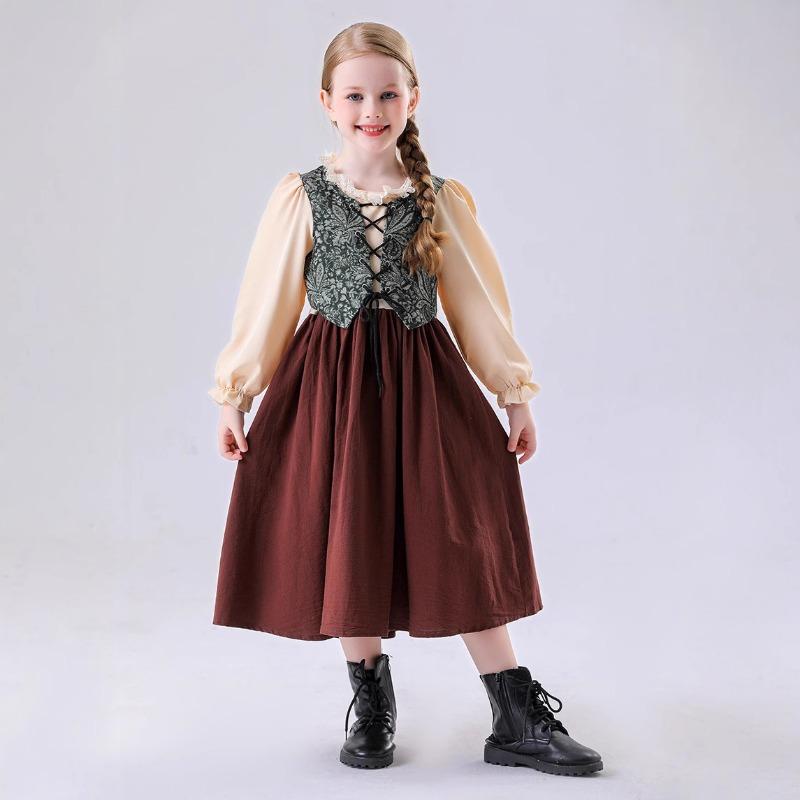 Fashion, Medieval Retro Country, Boys and Girls Oil Painting Shooting Drama Acting Out Costumes