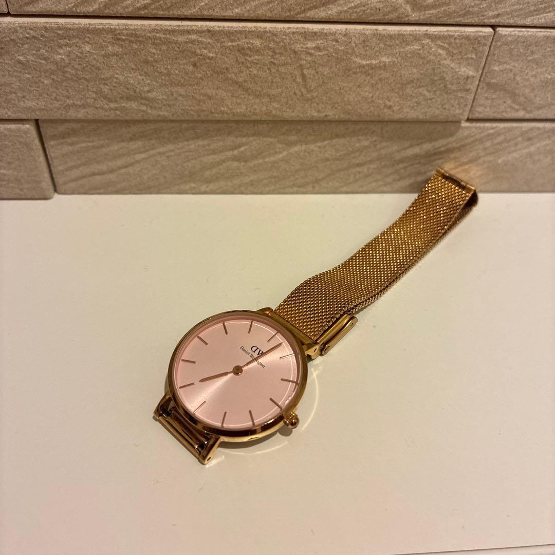 Used Daniel Wellington watch body rose gold
