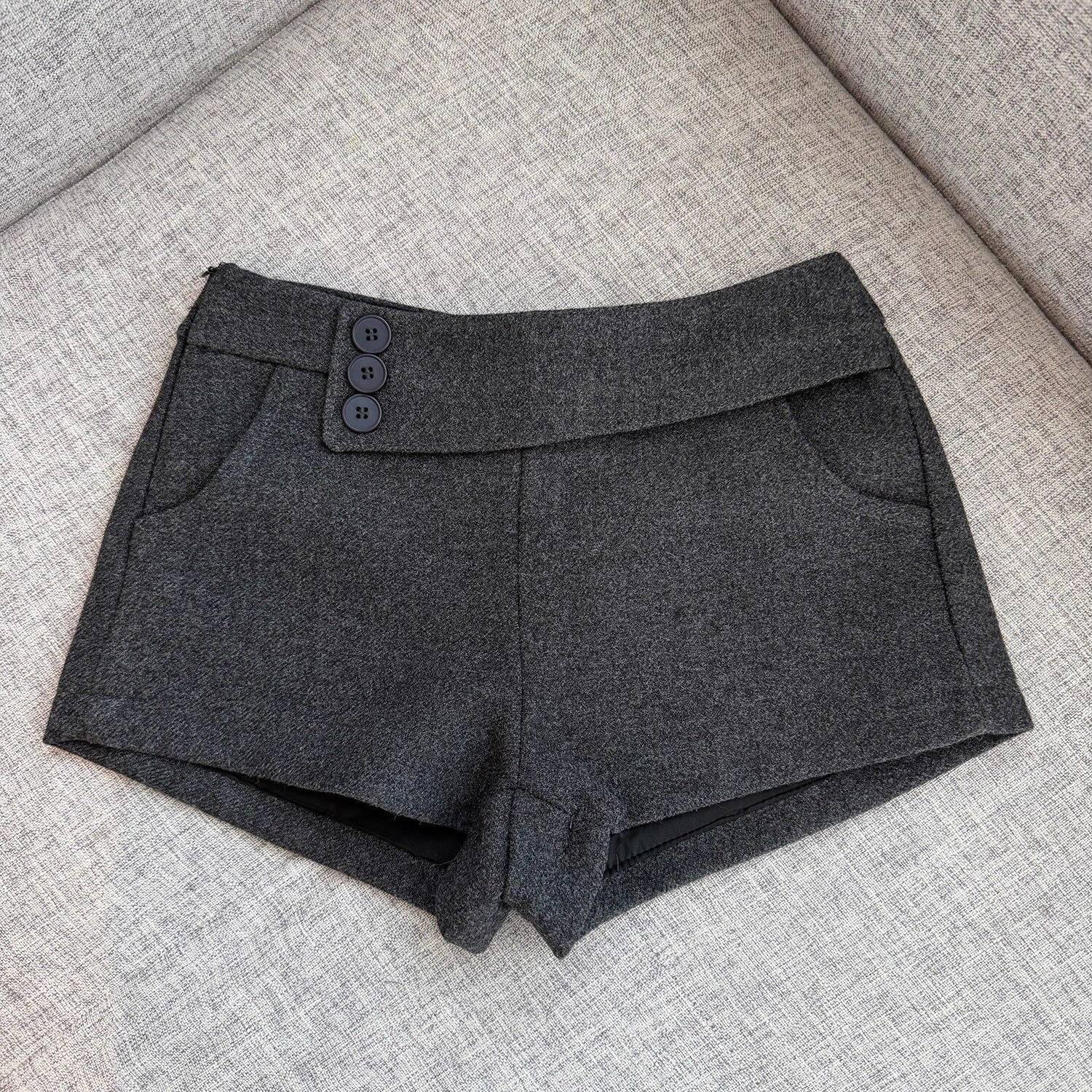Women s Gray Wool Blend High-Waist Retro Button Shorts for Autumn/Winter - Slim A-line Fit M