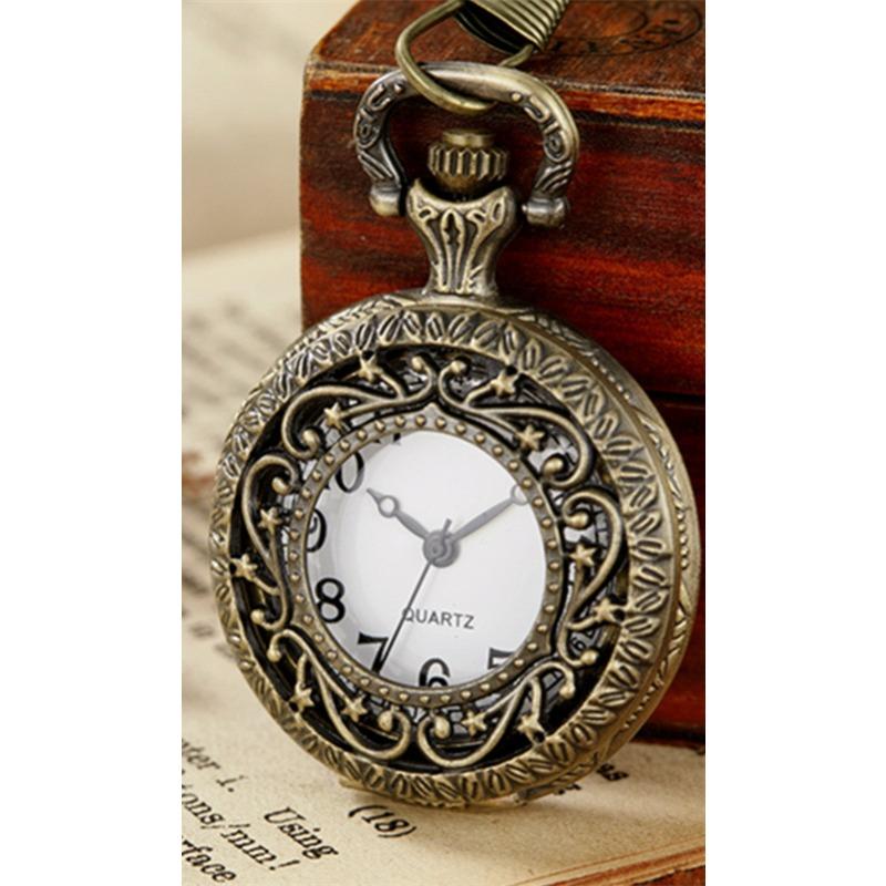 Exquisite Bronze Pocket Watch with Small Heart-shaped Spider Web Shell Watch Necklace, Small Pocket Watch, Gift Pocket Watch Pendant Pocket Watch