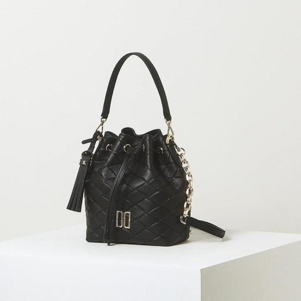 

Daks Black Leather Bucket Bag Carlisle Mesh Dcba3e323bk Single option