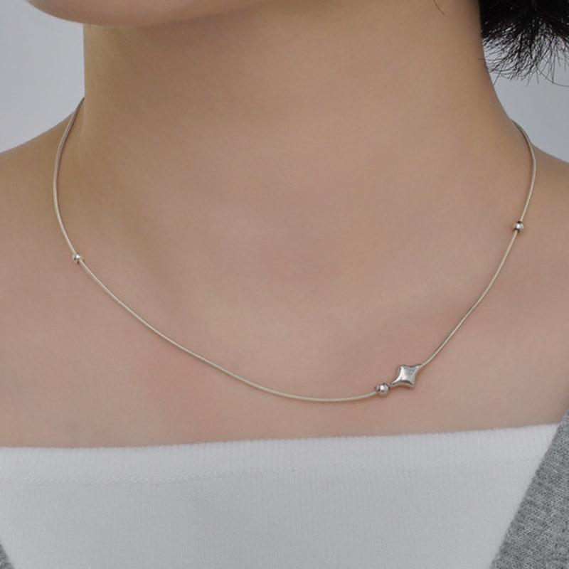 

POSTLUDE [SILVER] FLOWING STAR BALL NECKLACE single type
