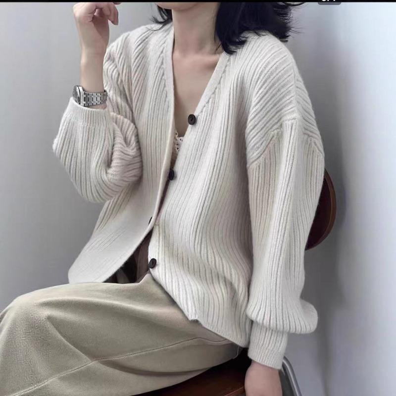 Vintage lazy wind V-neck knitted cardigan women's clothing autumn and winter new loose high-end long-sleeved sweater jacket women