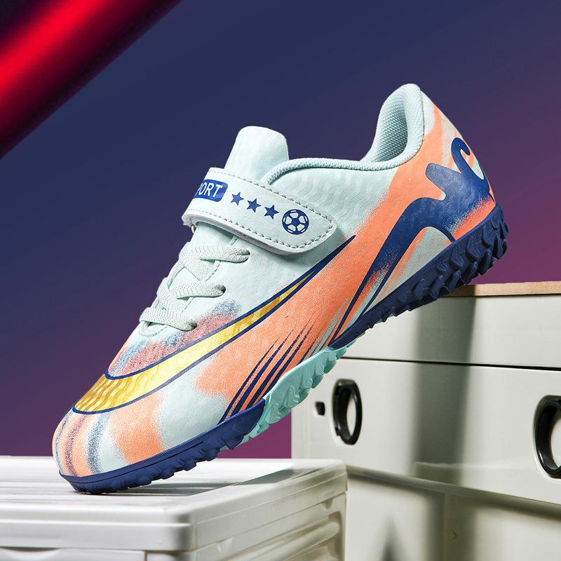 Nailed primary and secondary school students broken new sports shoes children's girls football shoes boys' training Velcro game