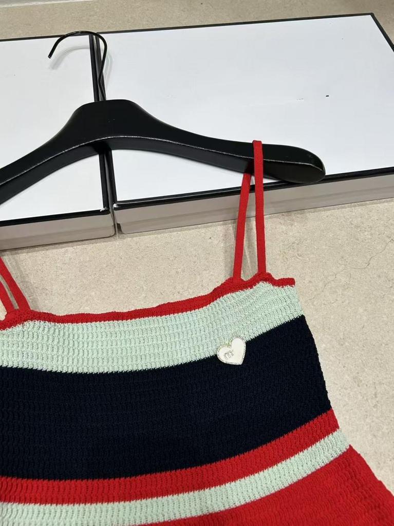 European Style Heart Brooch Knit Camisole - Slimming Versatile Summer Top 2026