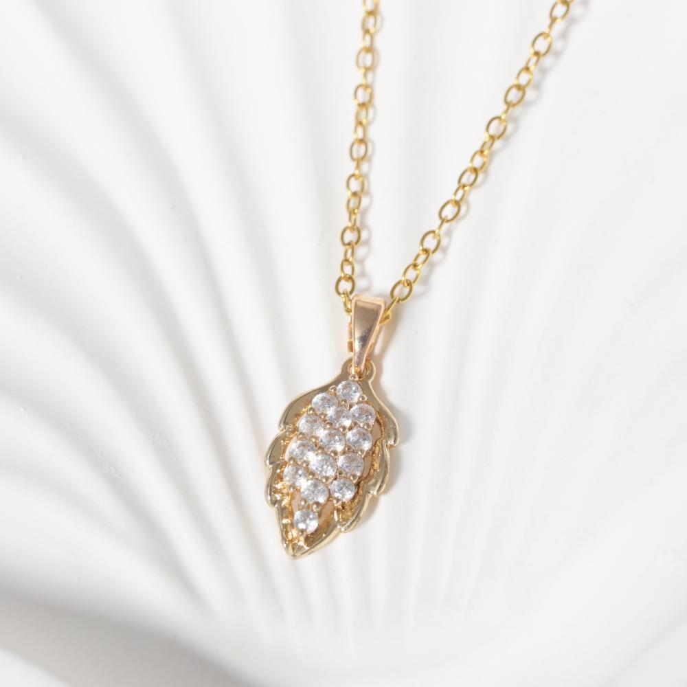 leaves Shape Pendant Necklace for Women Golden Stainless Steel Clavicle Chain Wedding Party Daily Wear Jewelry Accessories