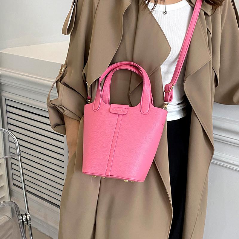 Stilvolle Koreanische Mode Damen Eimer Tasche In Schwarz Weiß Grün Und Rosa Farben Für Lässigen Alltagsgebrauch