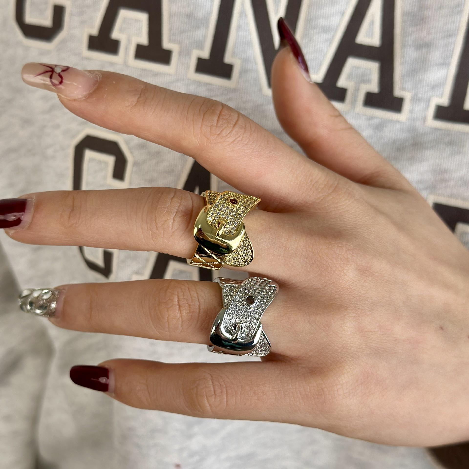 

Пряжка ремня с бриллиантами, золото, серебро, индивидуальность, тренд, легкое роскошное кольцо для пары, мужское и женское, панк, премиум-чувство Opening adjustable серебряный