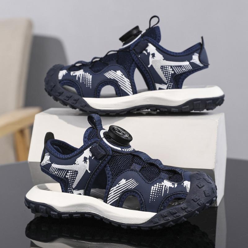 22 Sommer neue Studenten Tasche Kopf Sandalen Drehknopf Outdoor Strandschuhe Ausgeschnitten Atmungsaktiv Lässig Studenten
