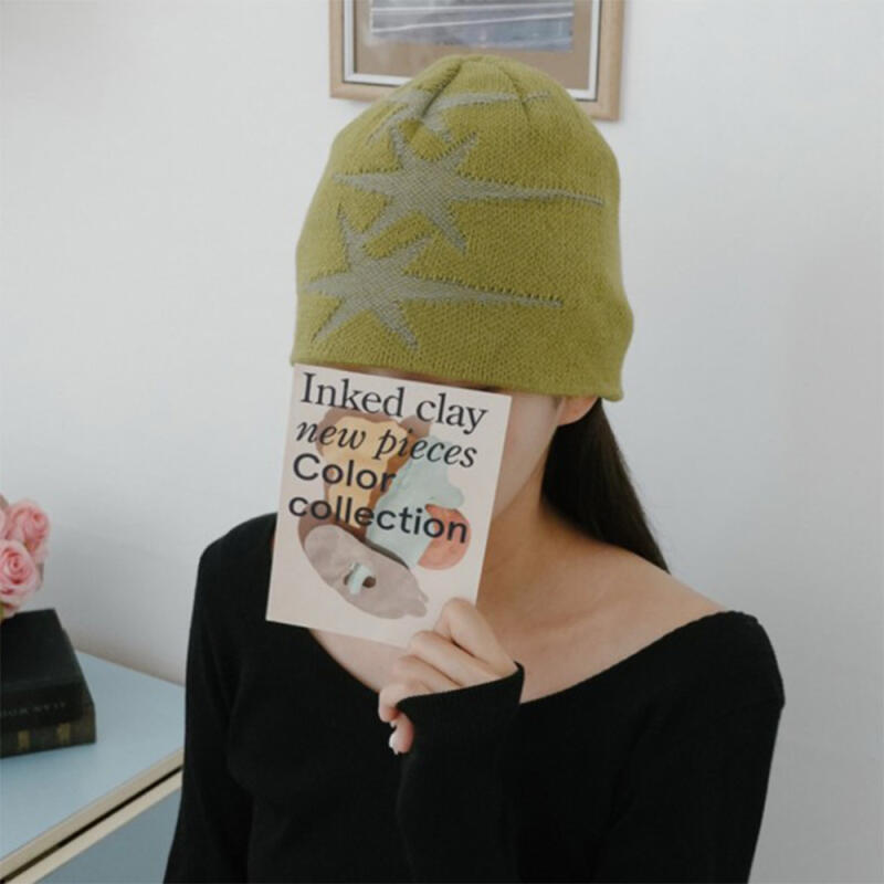 Women's and Men's FW Street Star Beanie
