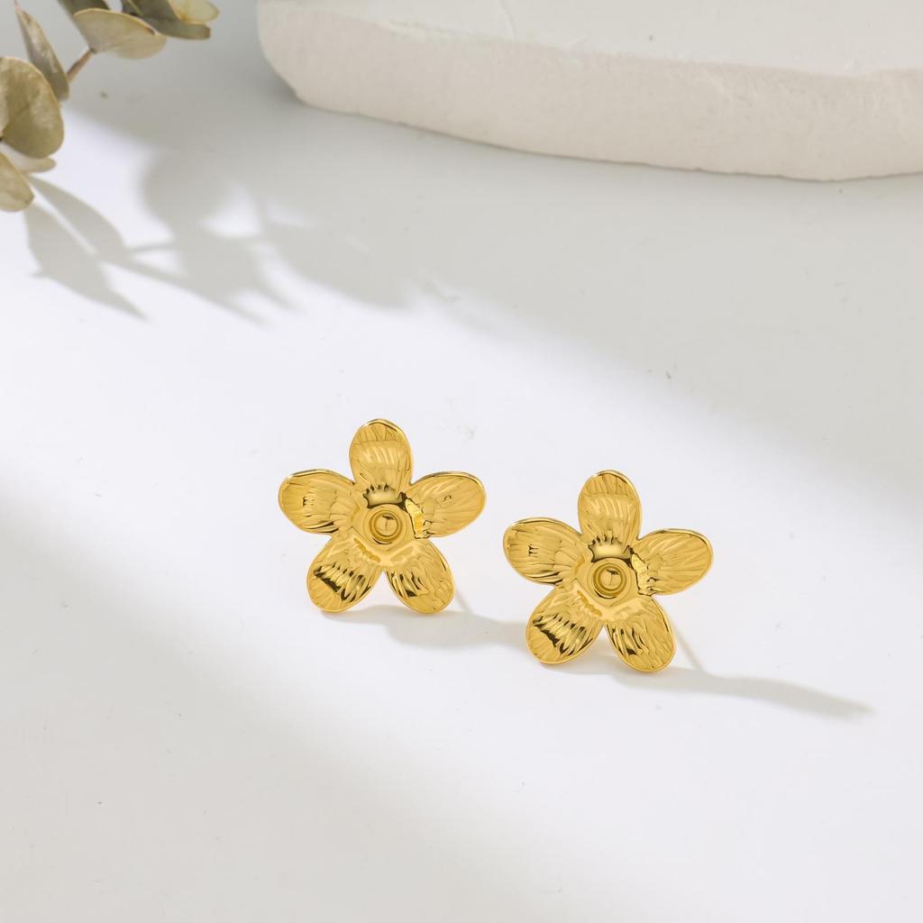 Personality Design Five-Petal Flower Stud Earrings Fashion Temperament Elegant Titanium Steel Earrings Women Do Not Fade Versatile