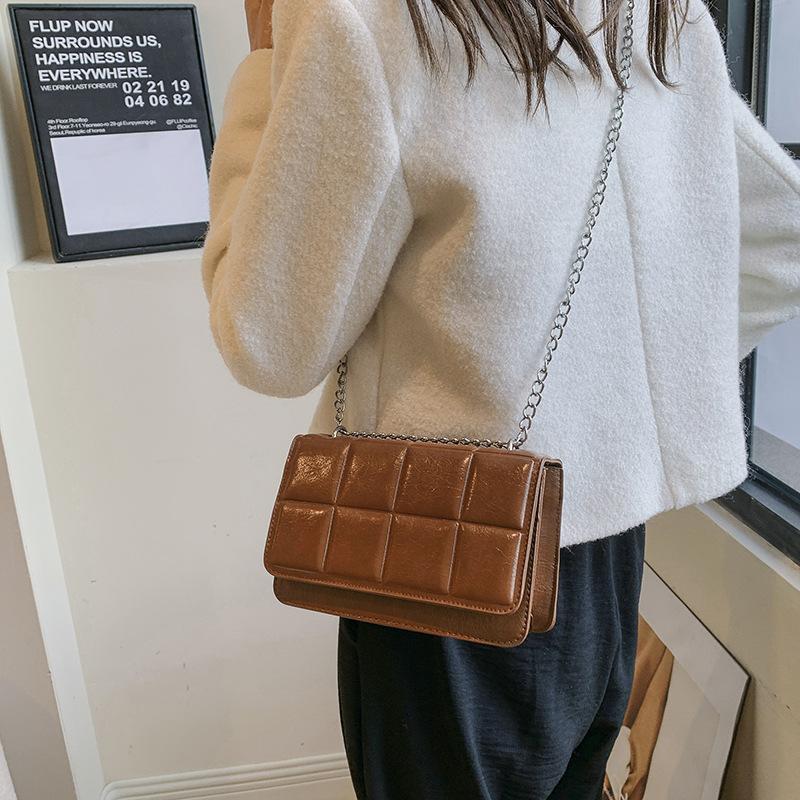 Solid color casual indentation square 2025 new fashion simple trend temperament chain shoulder crossbody small square bag