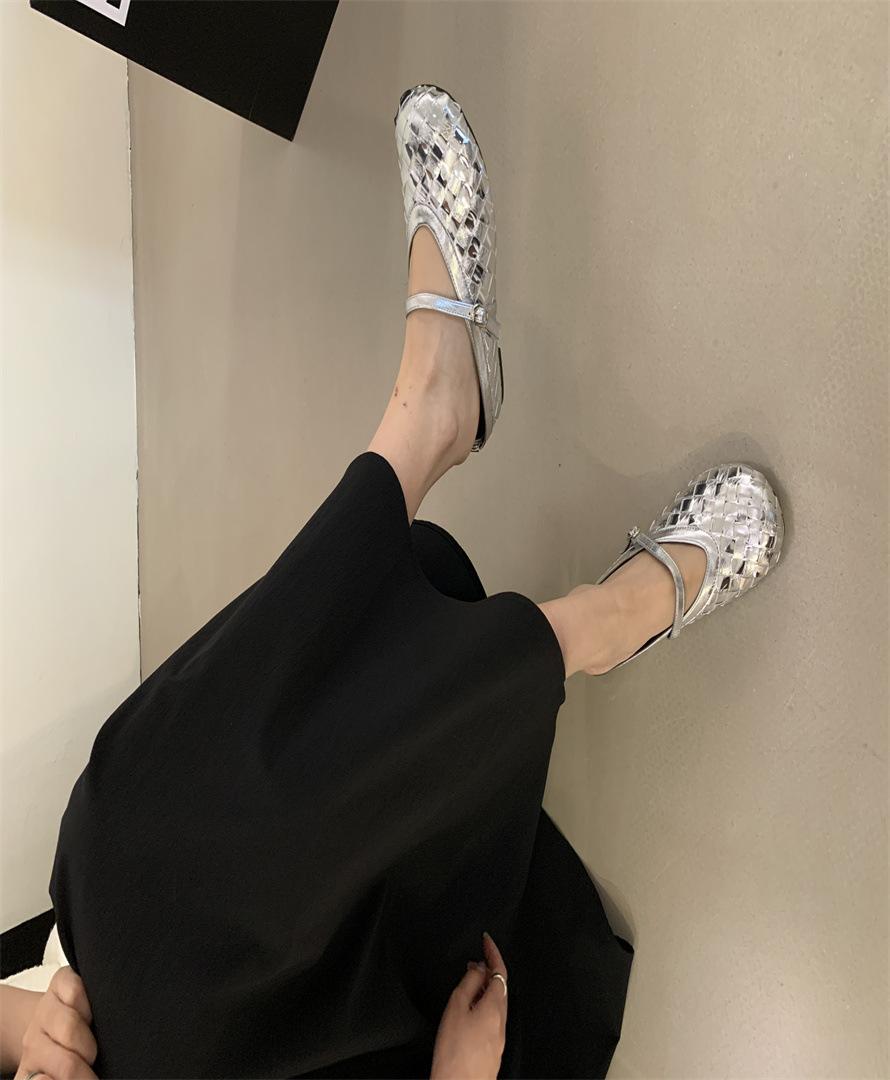 

2025 summer new hand-woven Roman shoes square head shallow mouth soft sole word with flat bottom Mary Jane single shoes women 39 срібний