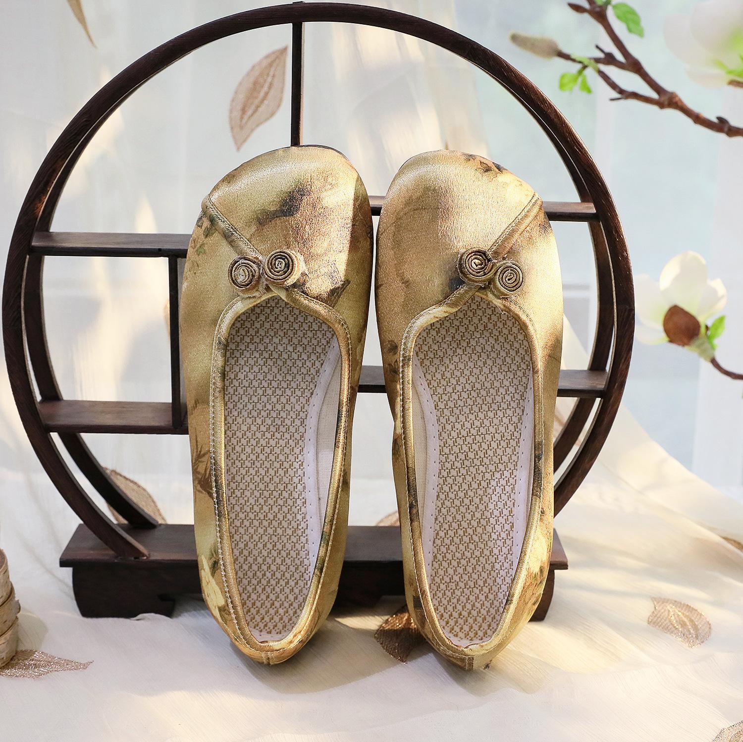 

Old Beijing cloth shoes women s shoes soft sole non-slip mother shoes casual one-pedal single shoes work shoes cow tendon sole embroidered shoes 40 жовтий