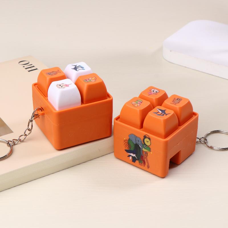 1/2Pcs 4 Button Brainrot Keychain Tung Tung Tung Sahur Sound And Light Toys Anime Stress Relief Keyring Toy Holiday Gifts
